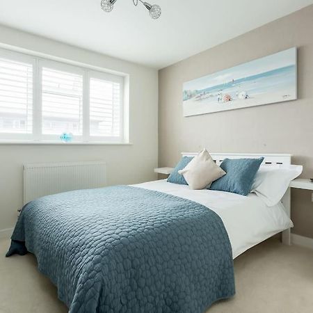 Stunning 2 Bed Apartment, Fabulous Sea View & 2 Minutes To Beach With Parking Bournemouth Exterior photo